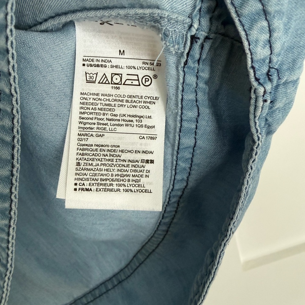 GAP Women's Chambray Ruffle Sleeve Top - Picture 7 of 9